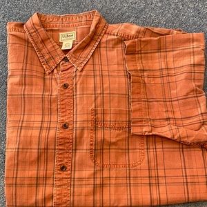 Men’s LL Bean short sleeve buttoned down shirt. Sz XXL Tall